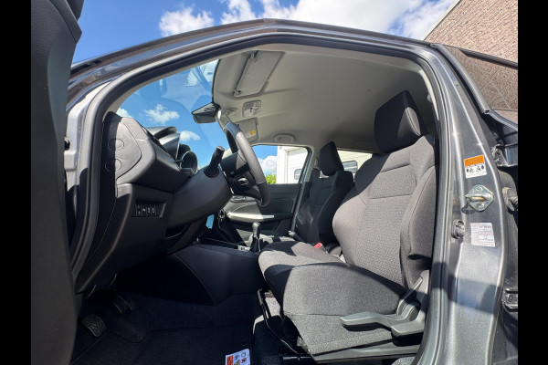 Suzuki Swift 1.2 Comfort Smart Hybrid ADAPT. CRUISE / PARKEERSENSOREN / CAMERA / STOELVERWARMING / CARPLAY / DAB+ / METALLIC LAK