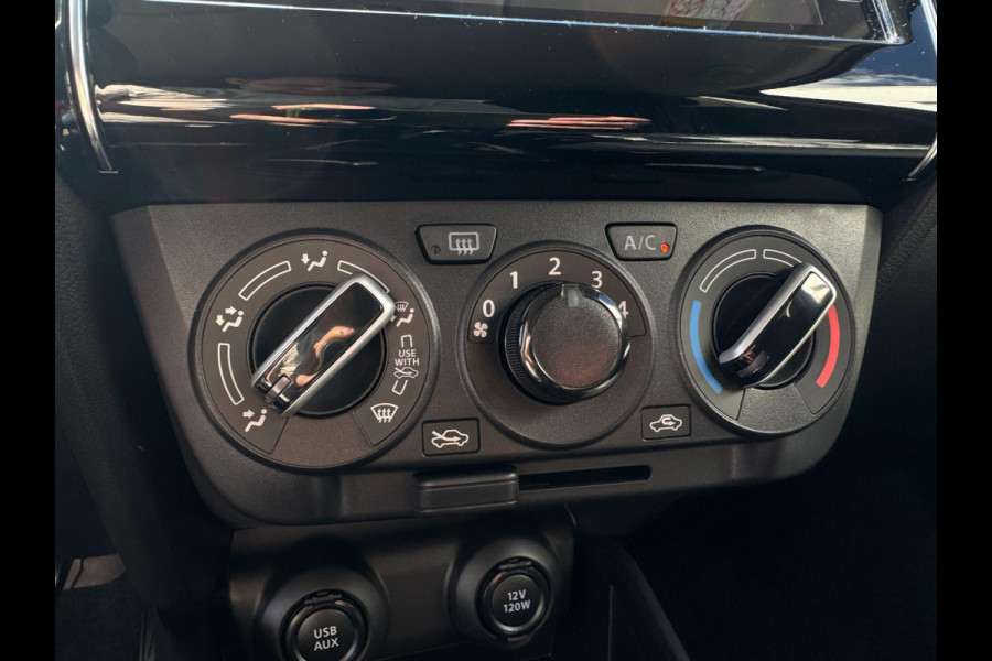 Suzuki Swift 1.2 Comfort Smart Hybrid ADAPT. CRUISE / PARKEERSENSOREN / CAMERA / STOELVERWARMING / CARPLAY / DAB+ / METALLIC LAK