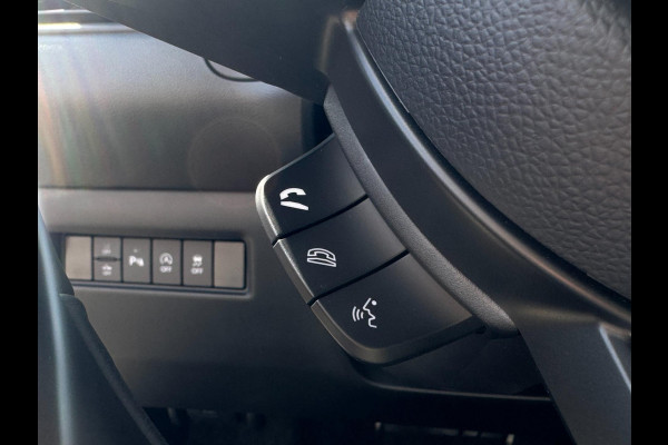 Suzuki Swift 1.2 Comfort Smart Hybrid ADAPT. CRUISE / PARKEERSENSOREN / CAMERA / STOELVERWARMING / CARPLAY / DAB+ / METALLIC LAK