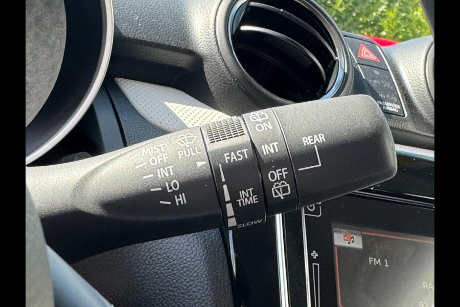 Suzuki Swift 1.2 Comfort Smart Hybrid ADAPT. CRUISE / PARKEERSENSOREN / CAMERA / STOELVERWARMING / CARPLAY / DAB+ / METALLIC LAK