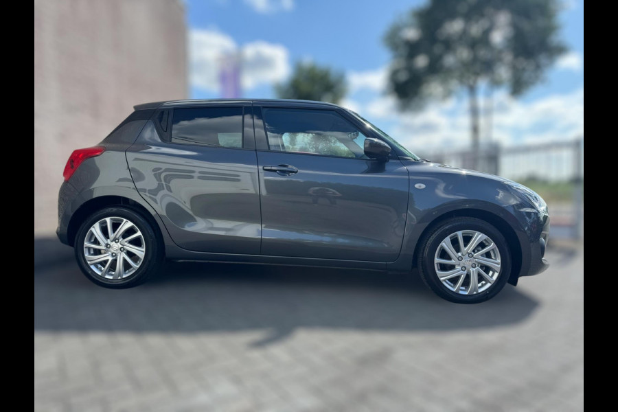 Suzuki Swift 1.2 Comfort Smart Hybrid ADAPT. CRUISE / PARKEERSENSOREN / CAMERA / STOELVERWARMING / CARPLAY / DAB+ / METALLIC LAK