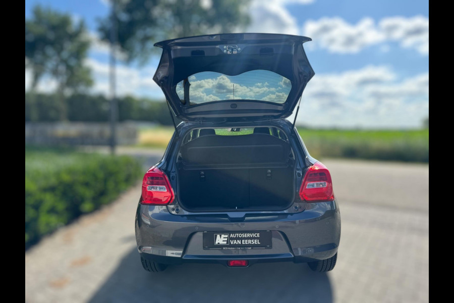 Suzuki Swift 1.2 Comfort Smart Hybrid ADAPT. CRUISE / PARKEERSENSOREN / CAMERA / STOELVERWARMING / CARPLAY / DAB+ / METALLIC LAK