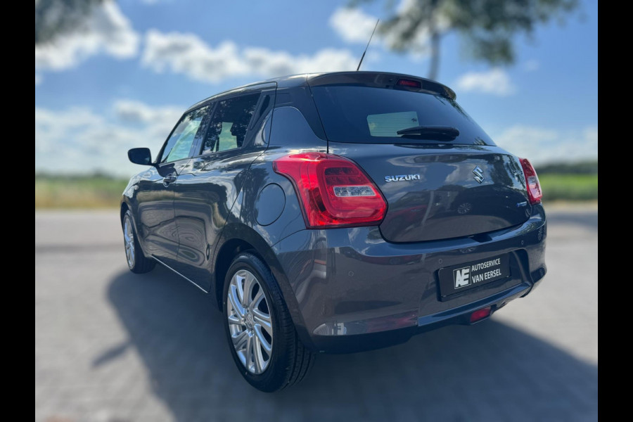 Suzuki Swift 1.2 Comfort Smart Hybrid ADAPT. CRUISE / PARKEERSENSOREN / CAMERA / STOELVERWARMING / CARPLAY / DAB+ / METALLIC LAK