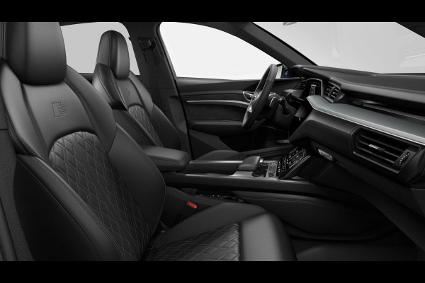 Audi e-tron Sportback 55 quattro S edition 95 kWh 408pk | SoH 91% | Panoramadak | Trekhaak | Diamond Stitching  Lederen | Stoelverstelling met geheugen | Head up Display