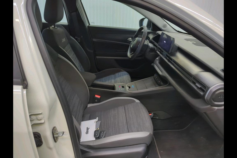 Jeep Avenger Longitude 54 kWh | Navi | Carplay | Stoelverwarming |