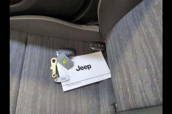 Jeep Avenger Longitude 54 kWh | Navi | Carplay | Stoelverwarming |