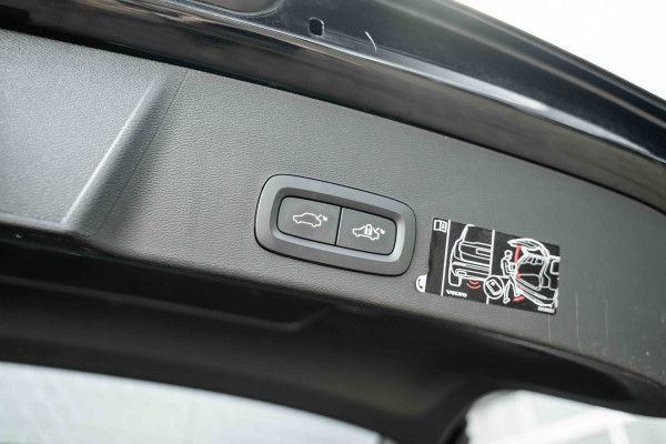 Volvo XC40 2.0 B4 Inscription 198PK | Sporstoelen leder | Harman Kardon