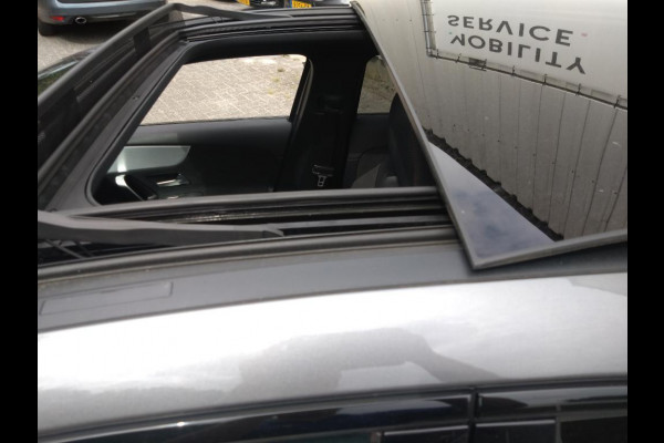 Mercedes-Benz A-Klasse 180 Aut. Business Sol. AMG | Panorama | Sfeer Verlichting | Sportstoelen |