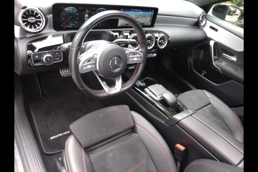 Mercedes-Benz A-Klasse 180 Aut. Business Sol. AMG | Panorama | Sfeer Verlichting | Sportstoelen |