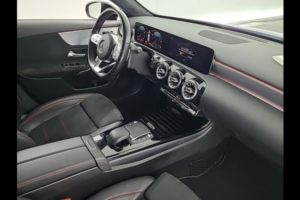 Mercedes-Benz A-Klasse 180d Aut. Business Sol. AMG | Navi | Camera | Sfeer |