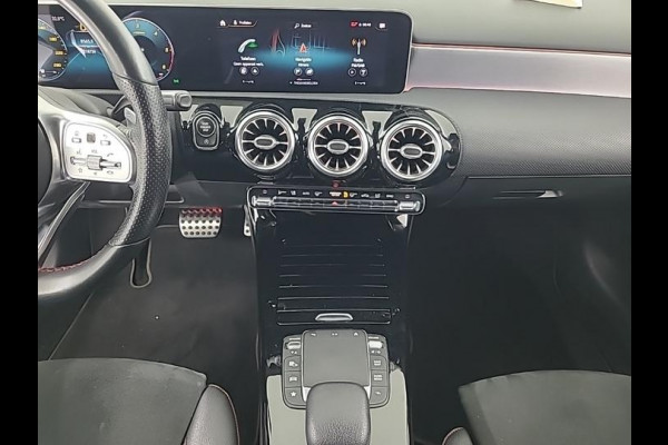 Mercedes-Benz A-Klasse 180d Aut. Business Sol. AMG | Navi | Camera | Sfeer |