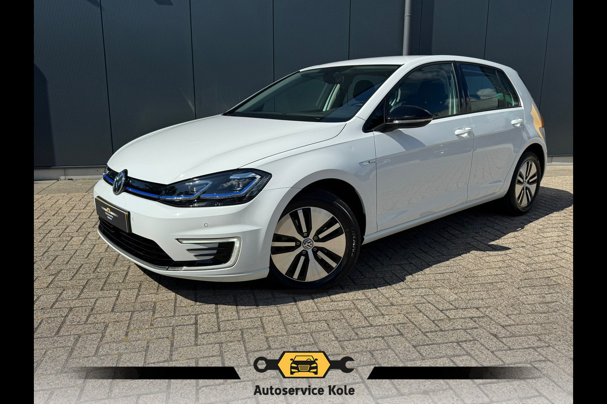 Volkswagen e-Golf E-Golf * Xenon led * Navigatie * PDC v+a * Volkswagen e-Golf E-Golf * Xenon led * Navigatie * PDC v+a *