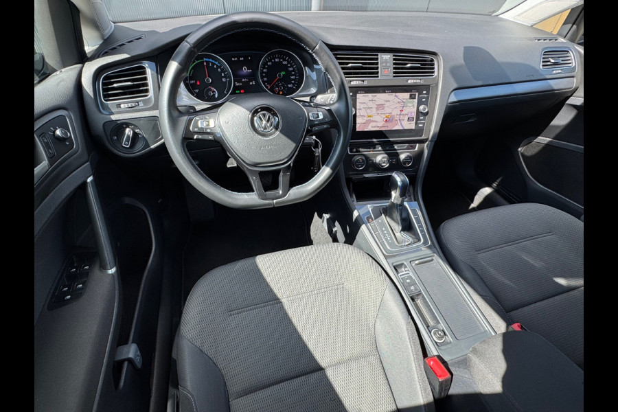 Volkswagen e-Golf E-Golf * Xenon led * Navigatie * PDC v+a *