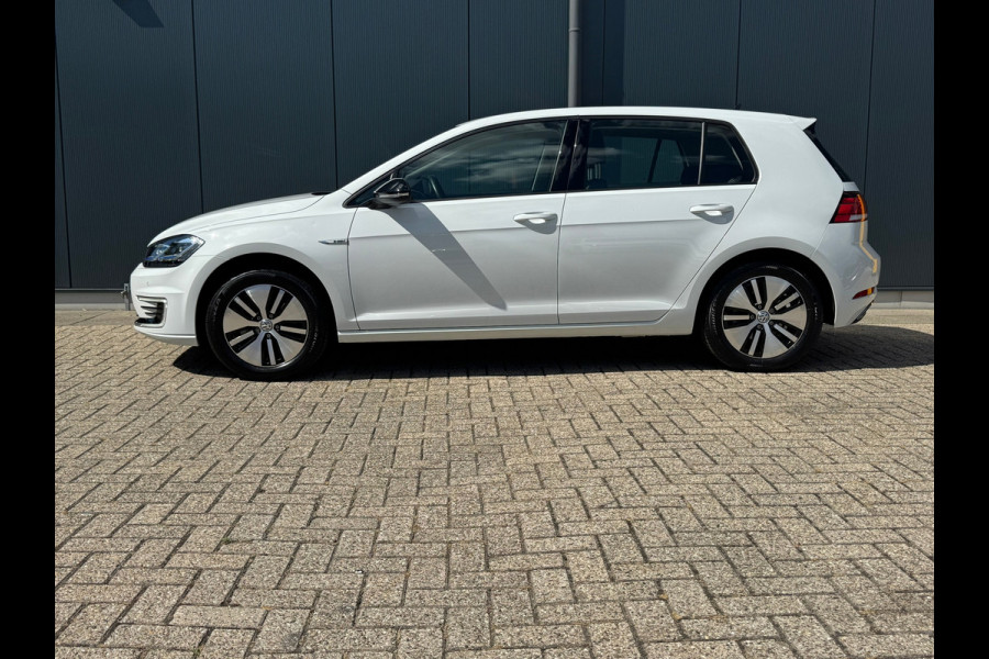 Volkswagen e-Golf E-Golf * Xenon led * Navigatie * PDC v+a *