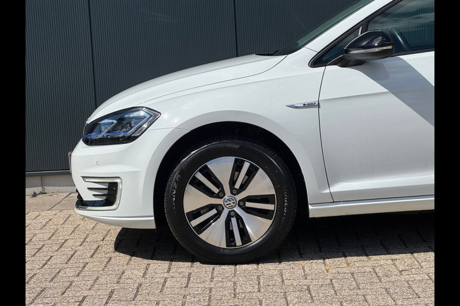 Volkswagen e-Golf E-Golf * Xenon led * Navigatie * PDC v+a *