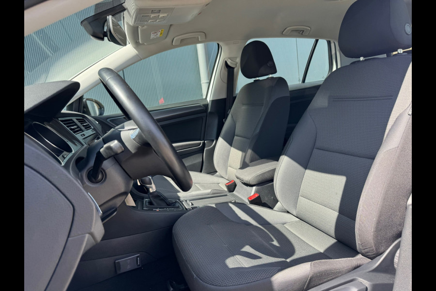 Volkswagen e-Golf E-Golf * Xenon led * Navigatie * PDC v+a *