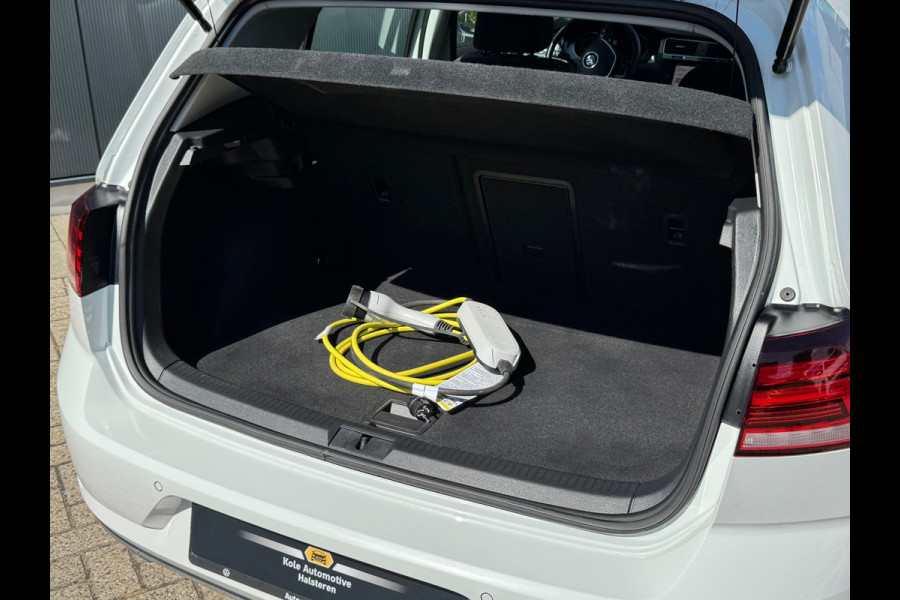 Volkswagen e-Golf E-Golf * Xenon led * Navigatie * PDC v+a *