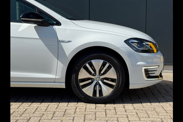 Volkswagen e-Golf E-Golf * Xenon led * Navigatie * PDC v+a *