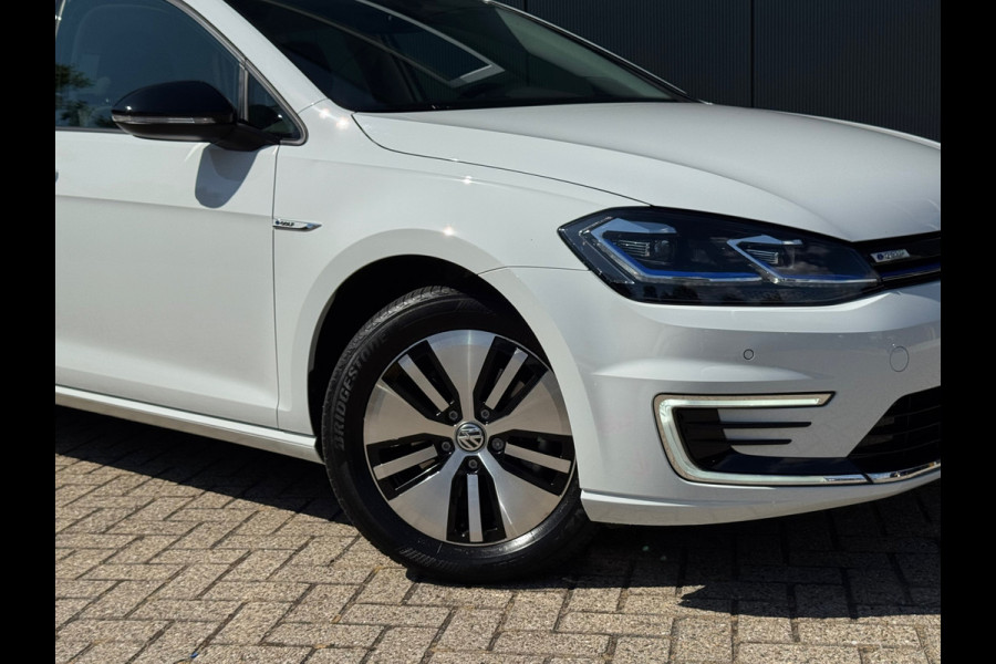 Volkswagen e-Golf E-Golf * Xenon led * Navigatie * PDC v+a *