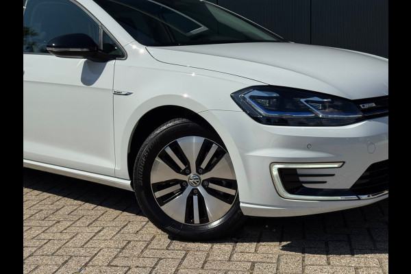 Volkswagen e-Golf E-Golf * Xenon led * Navigatie * PDC v+a *