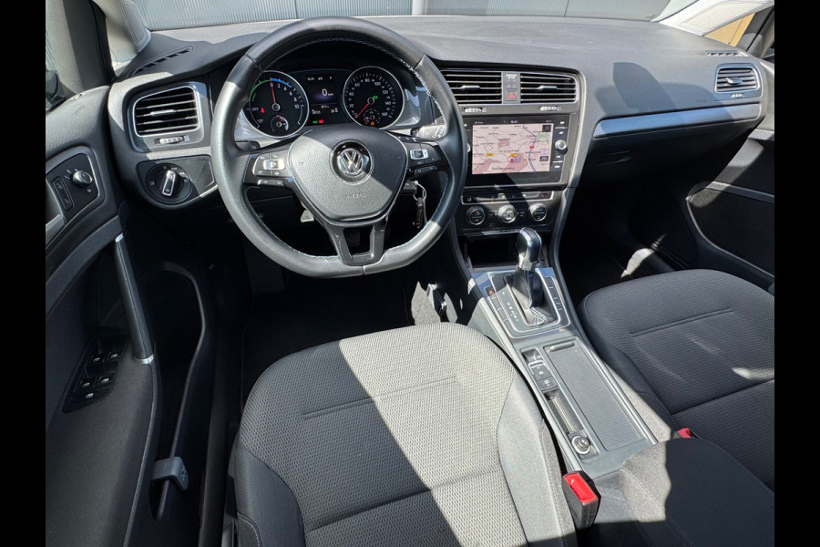 Volkswagen e-Golf E-Golf * Xenon led * Navigatie * PDC v+a *