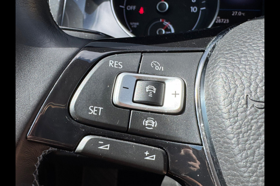 Volkswagen e-Golf E-Golf * Xenon led * Navigatie * PDC v+a *