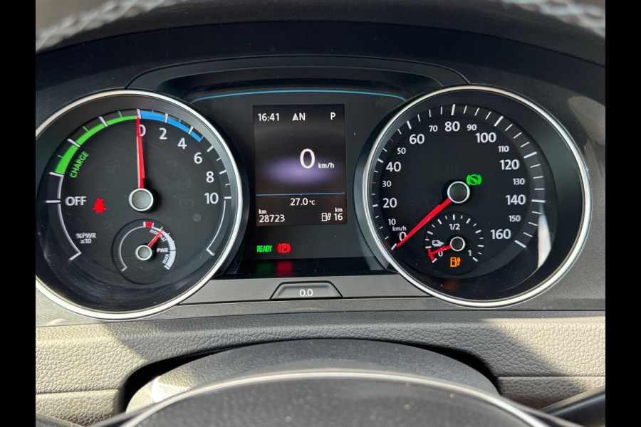 Volkswagen e-Golf E-Golf * Xenon led * Navigatie * PDC v+a *