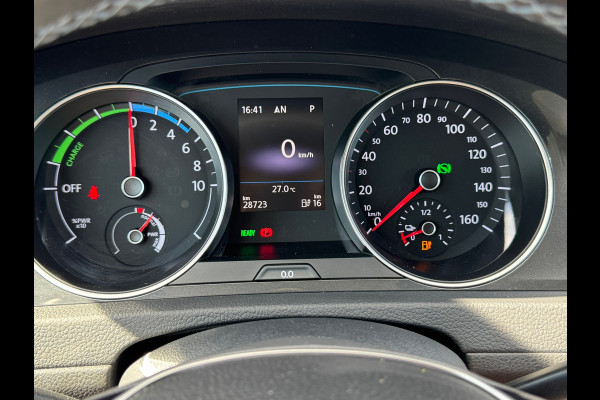 Volkswagen e-Golf E-Golf * Xenon led * Navigatie * PDC v+a *