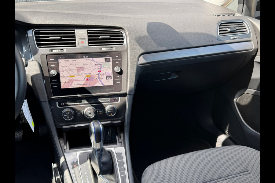 Volkswagen e-Golf E-Golf * Xenon led * Navigatie * PDC v+a *