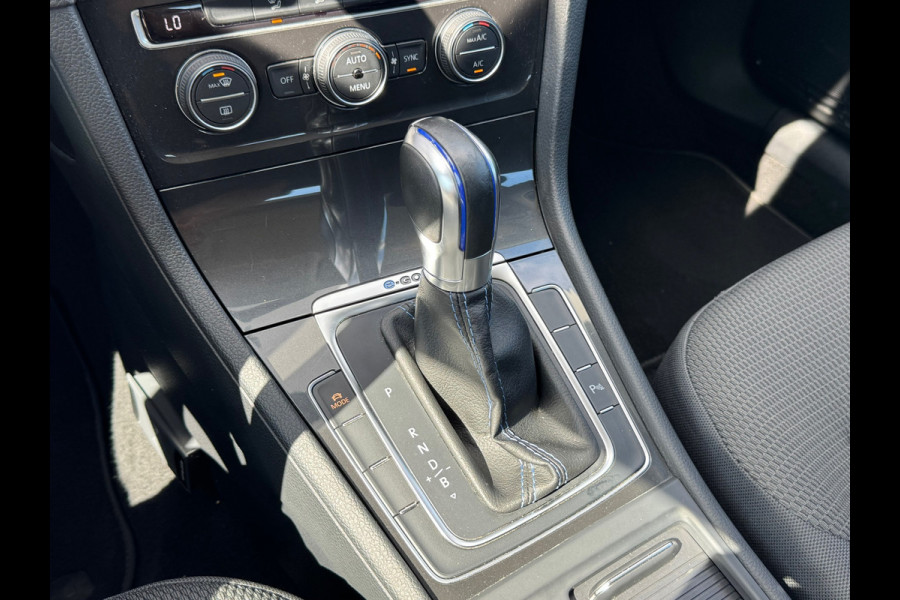 Volkswagen e-Golf E-Golf * Xenon led * Navigatie * PDC v+a *