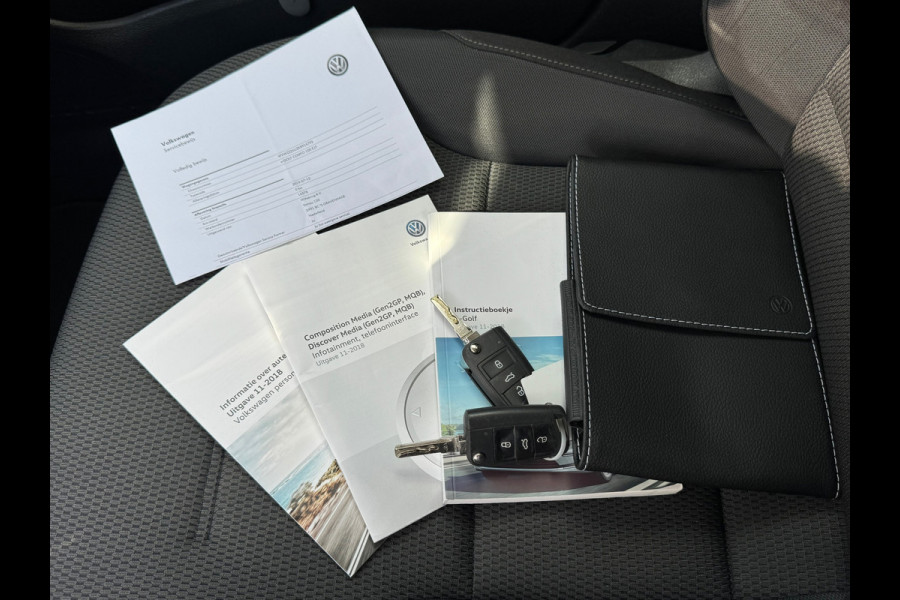 Volkswagen e-Golf E-Golf * Xenon led * Navigatie * PDC v+a *