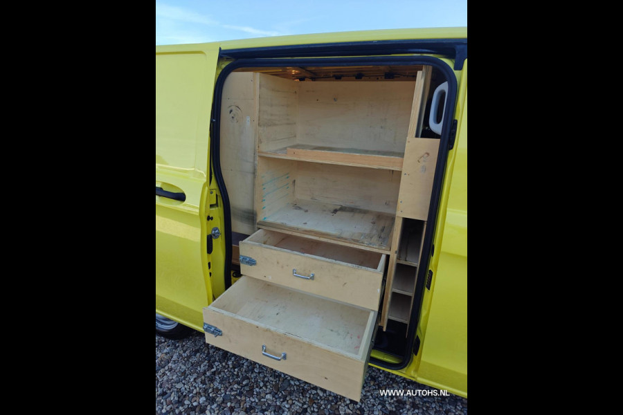 Mercedes-Benz Vito 111 CDI , Euro 6 , 1e Eig , In pracht staat , Apk maart 2026 , werkplaats inrichting.