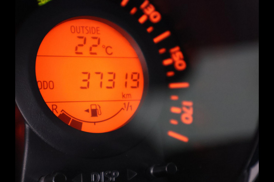 Toyota Aygo 1.0 VVT-i X-Fun Sport + Coral Red Pack | Airco | Bluetooth | 1e eigenaar | Privacy Glass |