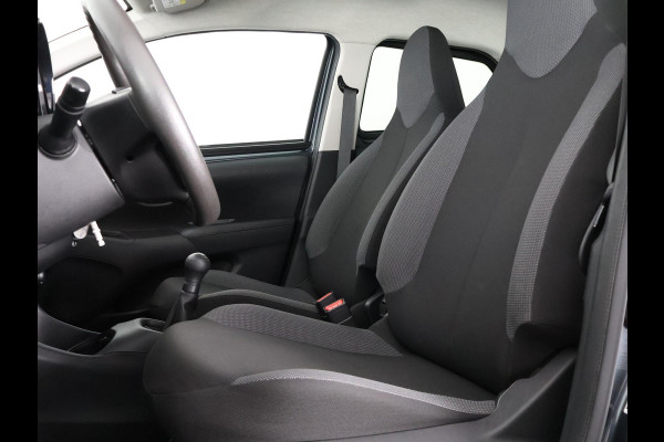 Toyota Aygo 1.0 VVT-i X-Fun Sport + Coral Red Pack | Airco | Bluetooth | 1e eigenaar | Privacy Glass |