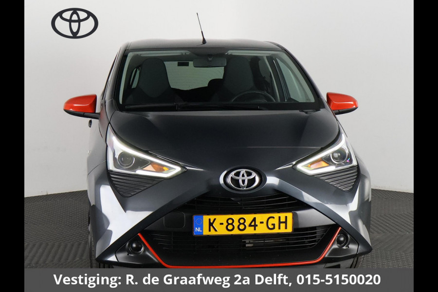 Toyota Aygo 1.0 VVT-i X-Fun Sport + Coral Red Pack | Airco | Bluetooth | 1e eigenaar | Privacy Glass |