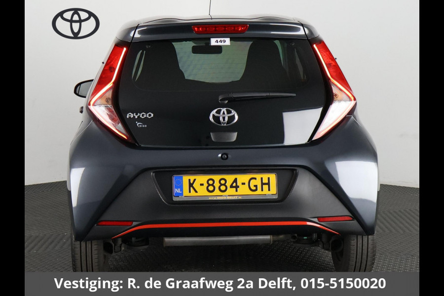 Toyota Aygo 1.0 VVT-i X-Fun Sport + Coral Red Pack | Airco | Bluetooth | 1e eigenaar | Privacy Glass |