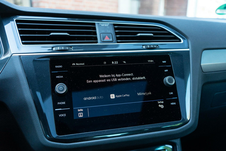 Volkswagen Tiguan 2.0 TSI 4Motion R-Line Pano / Trekhaak / Camera