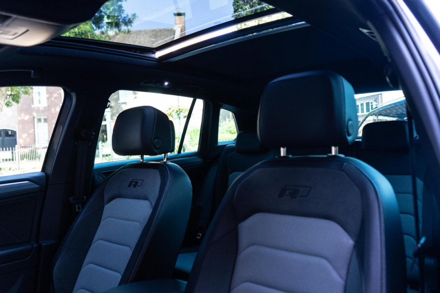 Volkswagen Tiguan 2.0 TSI 4Motion R-Line Pano / Trekhaak / Camera