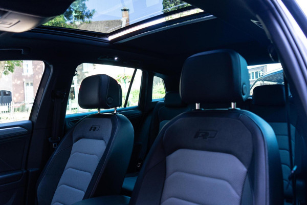 Volkswagen Tiguan 2.0 TSI 4Motion R-Line Pano / Trekhaak / Camera