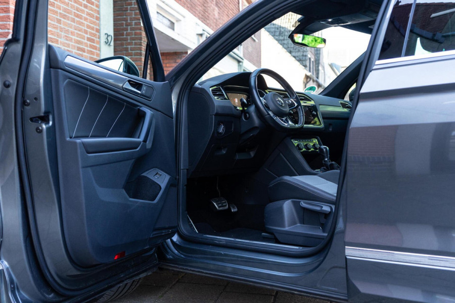 Volkswagen Tiguan 2.0 TSI 4Motion R-Line Pano / Trekhaak / Camera