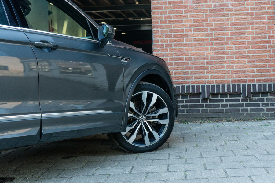 Volkswagen Tiguan 2.0 TSI 4Motion R-Line Pano / Trekhaak / Camera