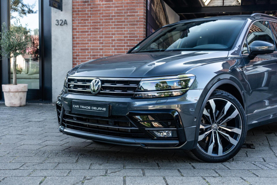 Volkswagen Tiguan 2.0 TSI 4Motion R-Line Pano / Trekhaak / Camera