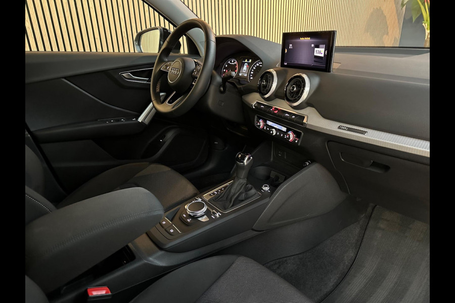 Audi Q2 35 TFSI S Line Edition 150PK - Carplay - Climate