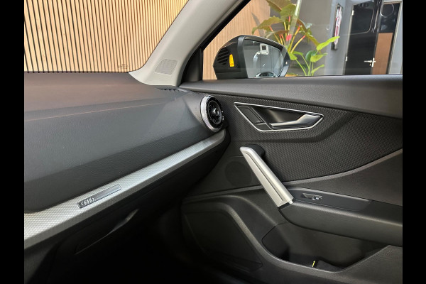 Audi Q2 35 TFSI S Line Edition 150PK - Carplay - Climate