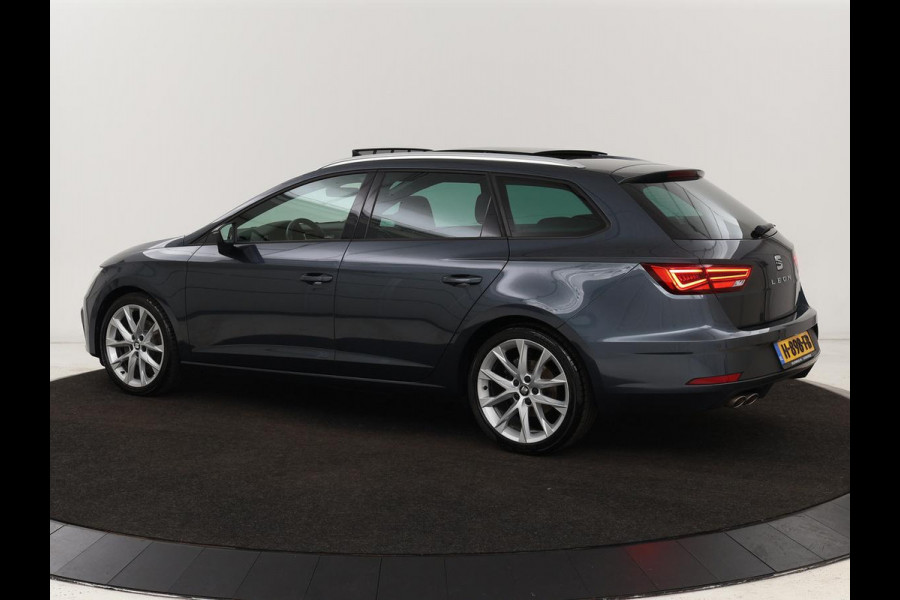 Seat Leon 1.5 TSI FR Business Intens | Panoramadak | Full LED | Sfeerverlichting | Caplay | Navigatie | Sportstoelen | Keyless | Climate control