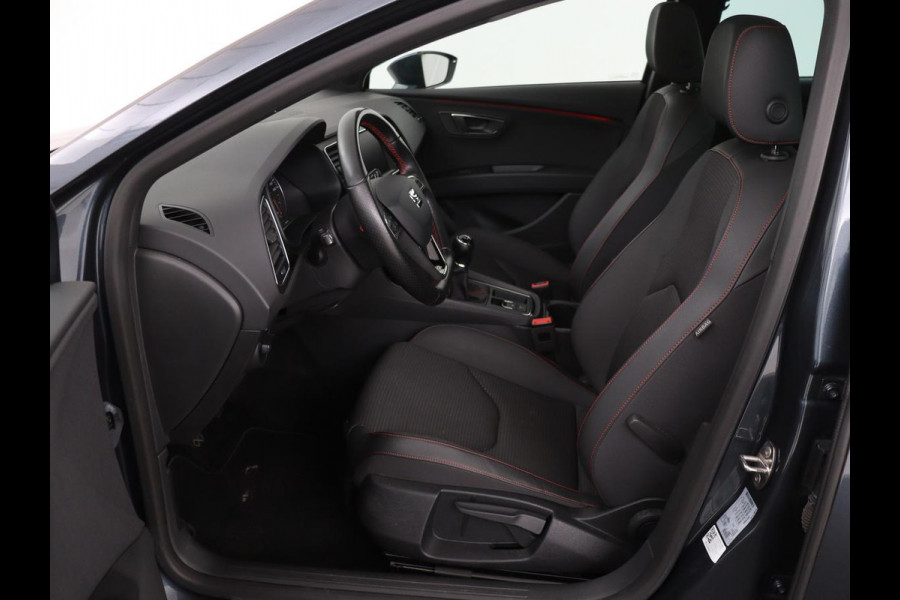 Seat Leon 1.5 TSI FR Business Intens | Panoramadak | Full LED | Sfeerverlichting | Caplay | Navigatie | Sportstoelen | Keyless | Climate control