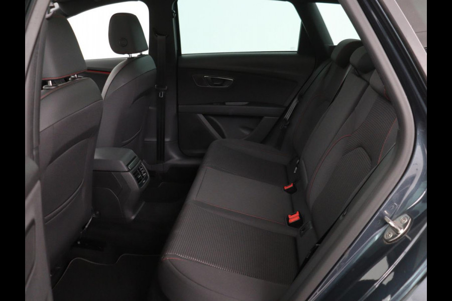 Seat Leon 1.5 TSI FR Business Intens | Panoramadak | Full LED | Sfeerverlichting | Caplay | Navigatie | Sportstoelen | Keyless | Climate control