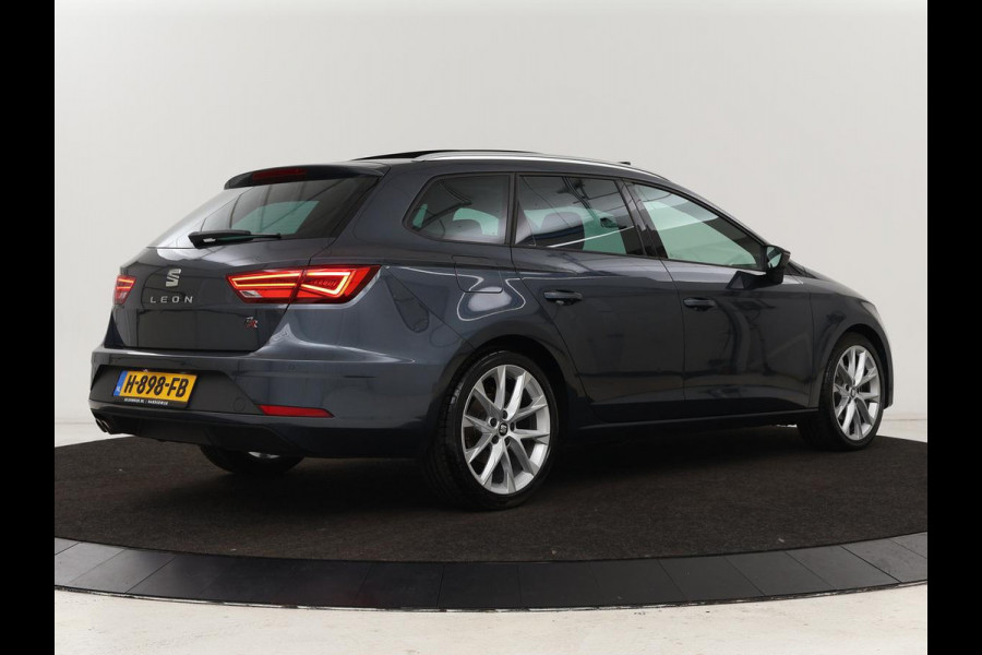 Seat Leon 1.5 TSI FR Business Intens | Panoramadak | Full LED | Sfeerverlichting | Caplay | Navigatie | Sportstoelen | Keyless | Climate control
