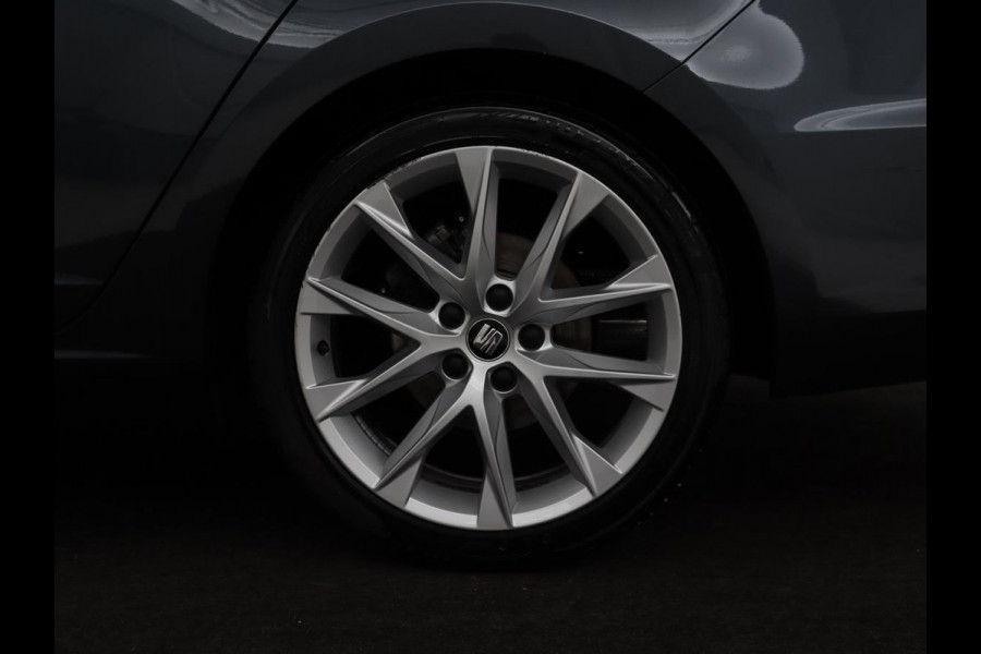Seat Leon 1.5 TSI FR Business Intens | Panoramadak | Full LED | Sfeerverlichting | Caplay | Navigatie | Sportstoelen | Keyless | Climate control