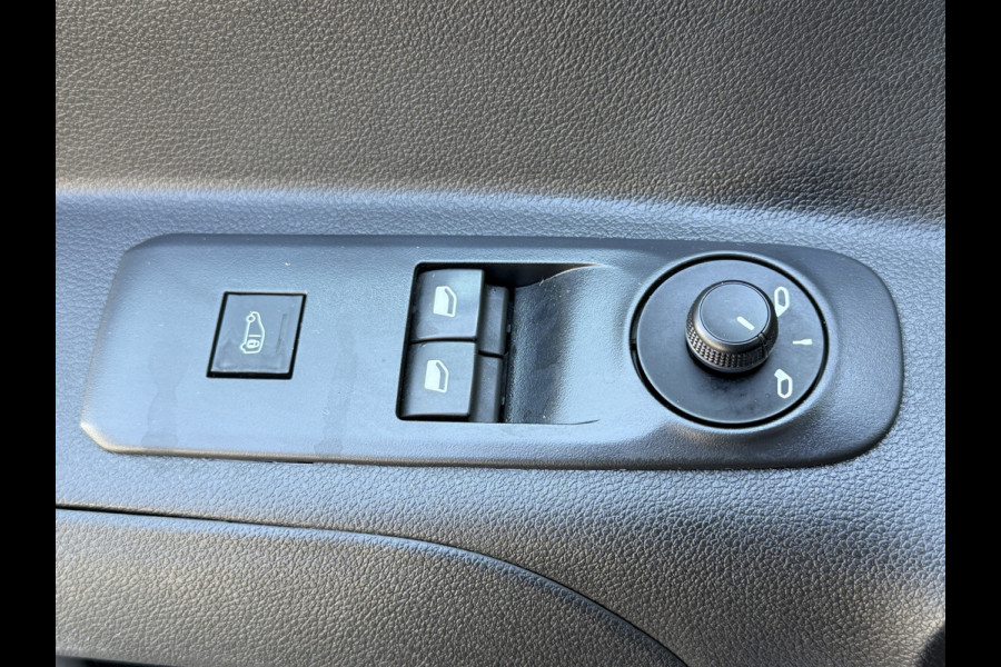 Opel Combo 1.5D 102PK EURO6 L2H1 Standaard Navigatie systeem/cruise control/app Connect